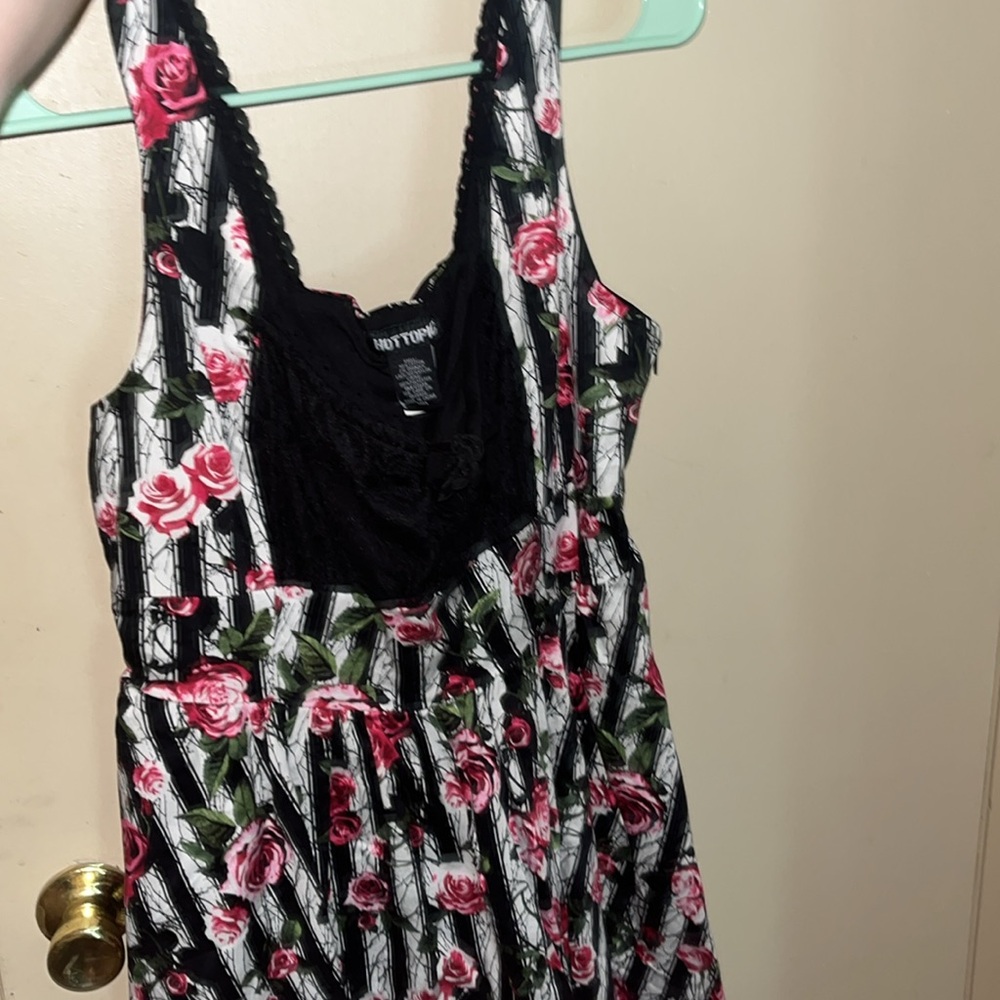 HOT TOPIC CORSET DESIGN LOOKING DRESS!!!! PERFECT CONDITION!
